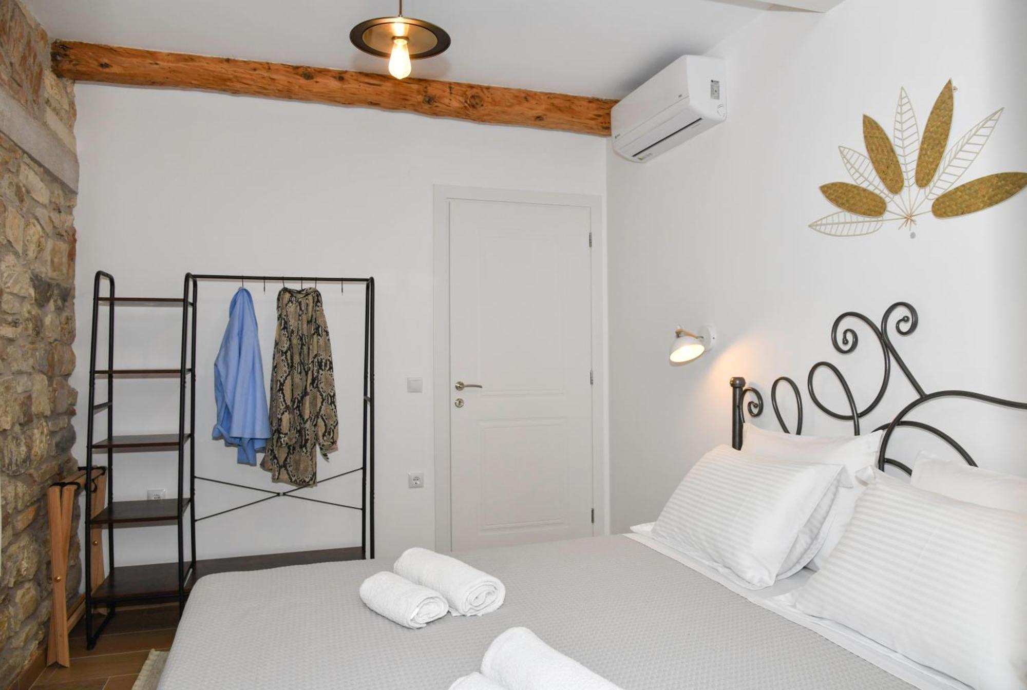 Captain Theo'S Modern Apartment Maria Lefkímmi Buitenkant foto
